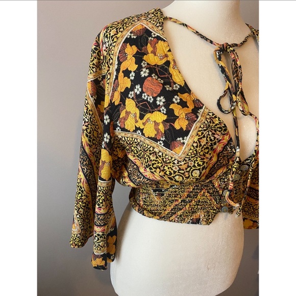 Blue Life patterned crop top - Picture 2 of 5